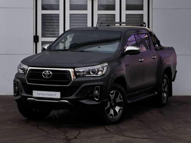 Toyota Hilux 2.8d AT (177 л.с.) 4WD