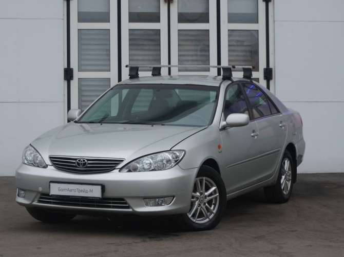 Toyota Camry 2.4 MT (152 л.с.)