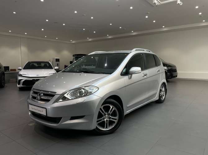 Honda FR-V 2.0 MT (150 л.с.)
