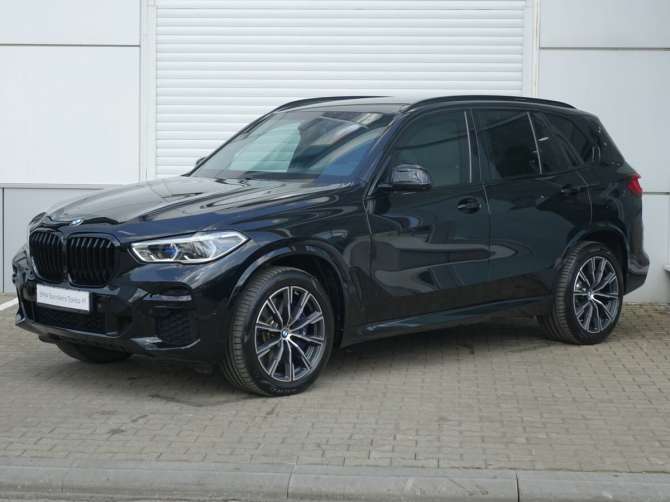 BMW X5 M50i 4.4 AT (530 л.с.) 4WD