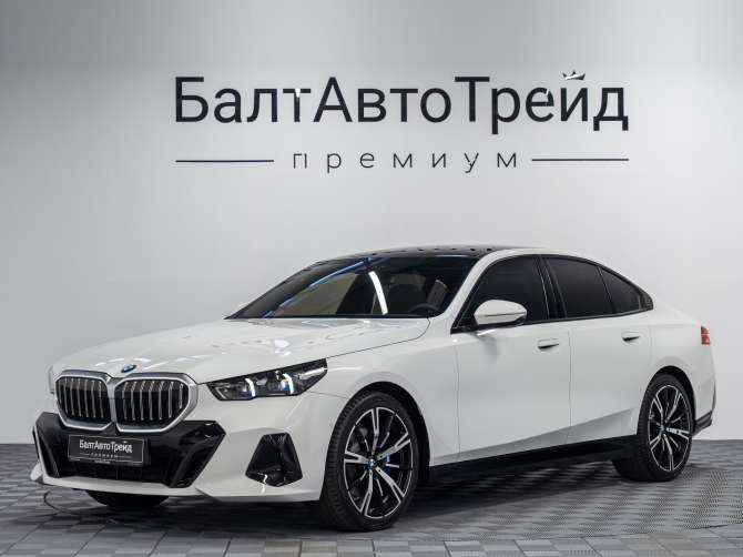 BMW 5 серии 530i xDrive 2.0 AT (258 л.с.) 4WD