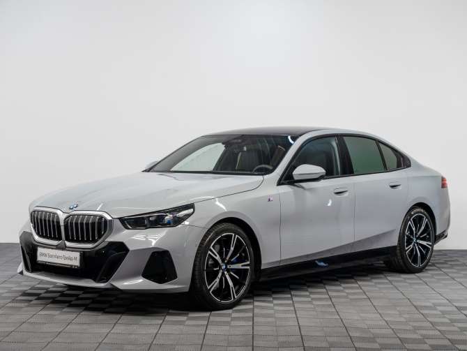 BMW 5 серии 530i xDrive 2.0 AT (258 л.с.) 4WD