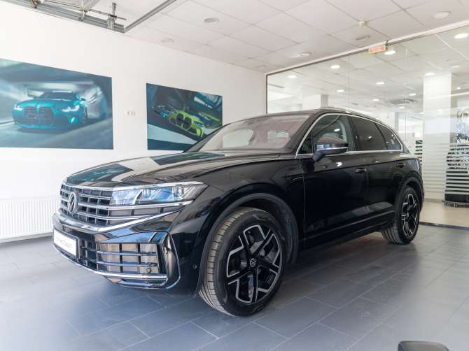 Volkswagen Touareg 3.0d AT (286 л.с.) 4WD