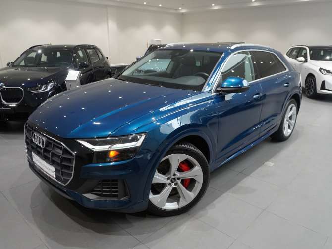 Audi Q8 55 TFSI 3.0 AT (340 л.с.) 4WD