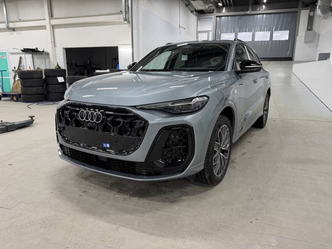 Audi Q5 40 TFSI 2.0 AMT (204 л.с.) 4WD