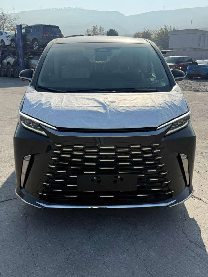 Lexus LM 350h 2.5hyb CVT (250 л.с.) 4WD