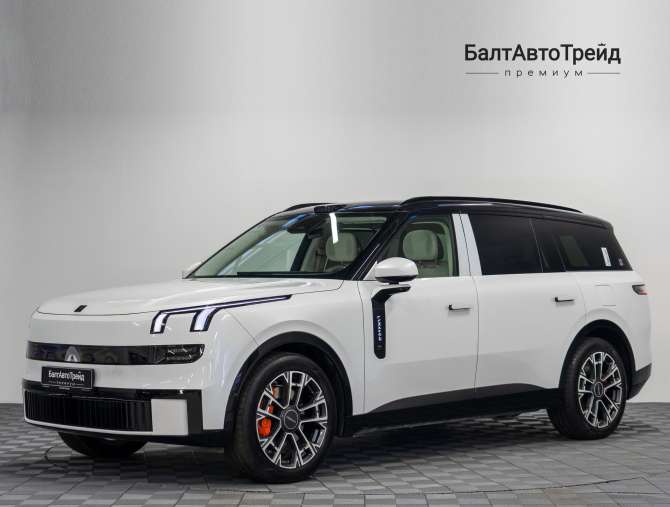 Lynk & Co 900 2.0hyb AT (734 л.с.) 4WD